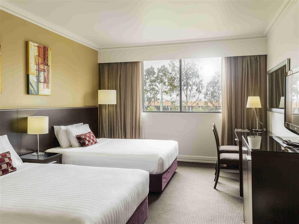 Visy Dior Hotel Baulkham Hills Exterior foto