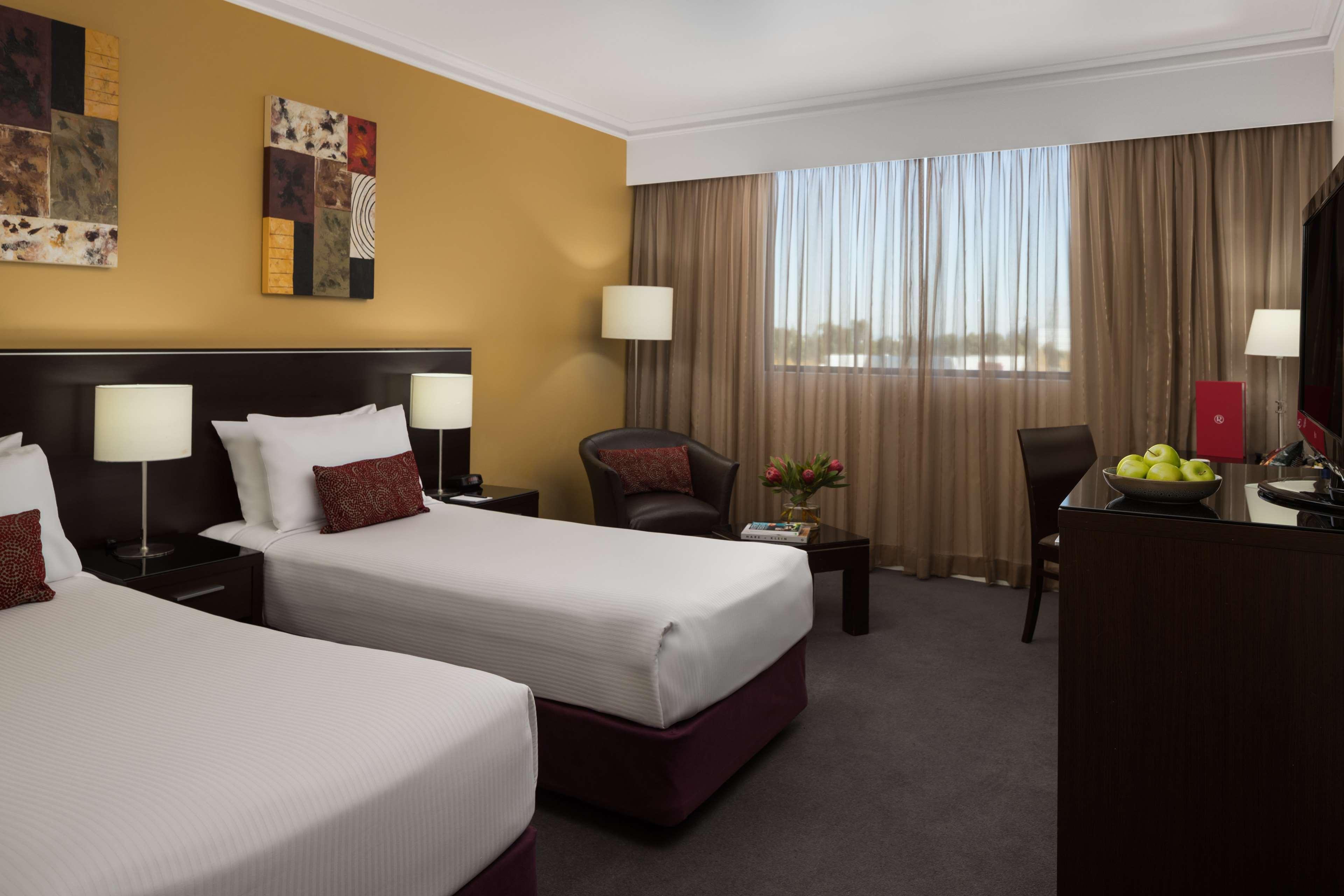 Visy Dior Hotel Baulkham Hills Exterior foto
