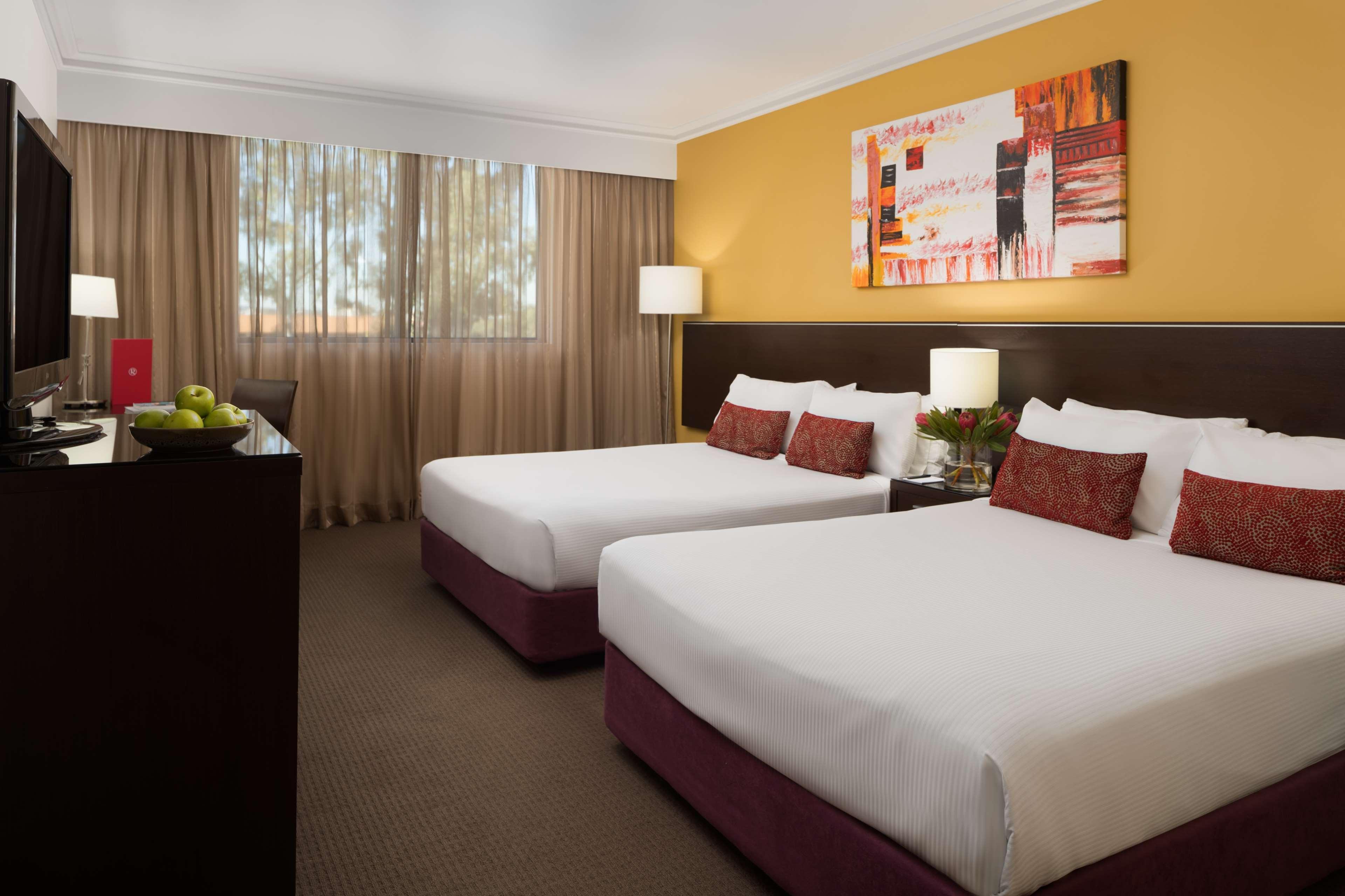 Visy Dior Hotel Baulkham Hills Exterior foto
