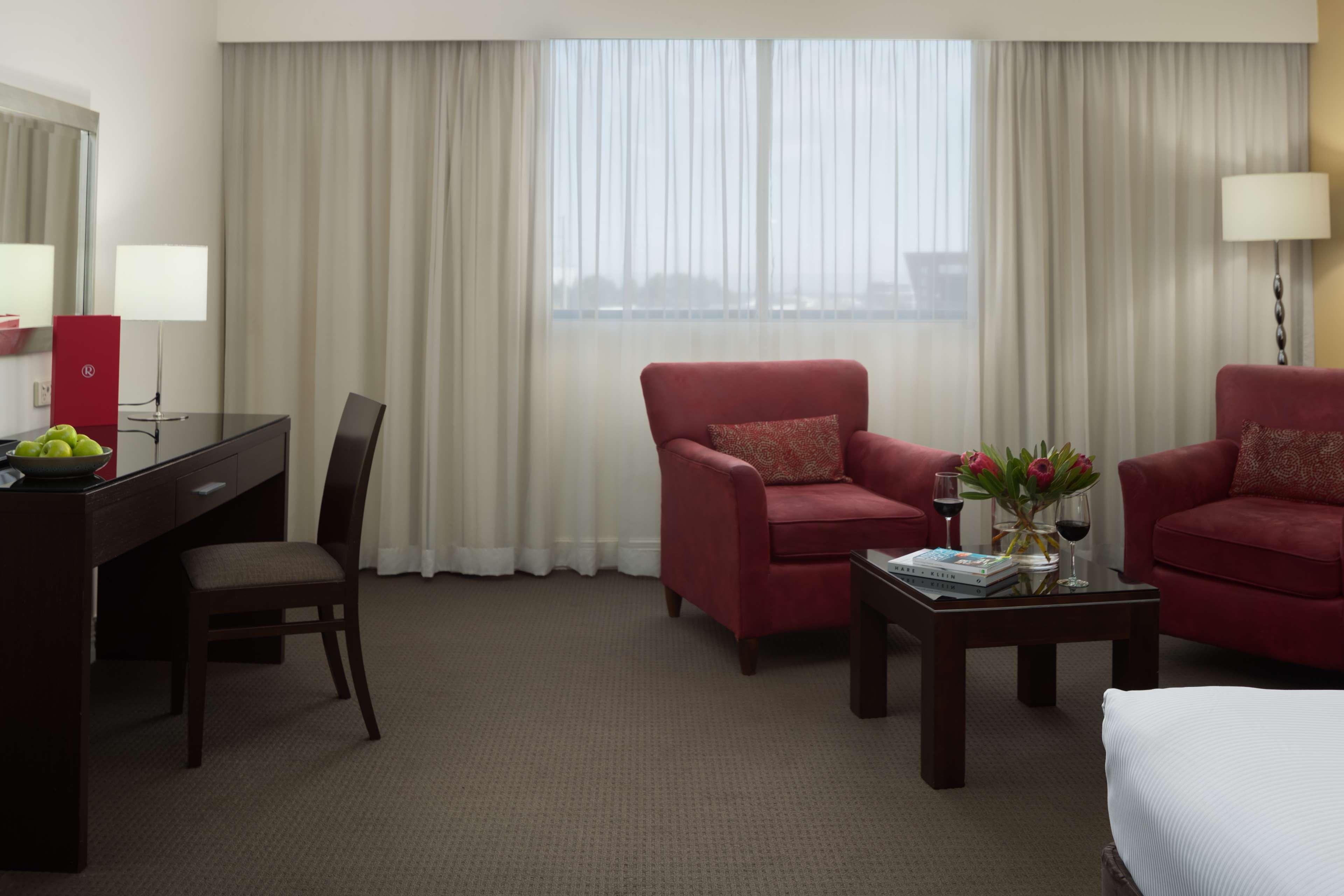 Visy Dior Hotel Baulkham Hills Exterior foto