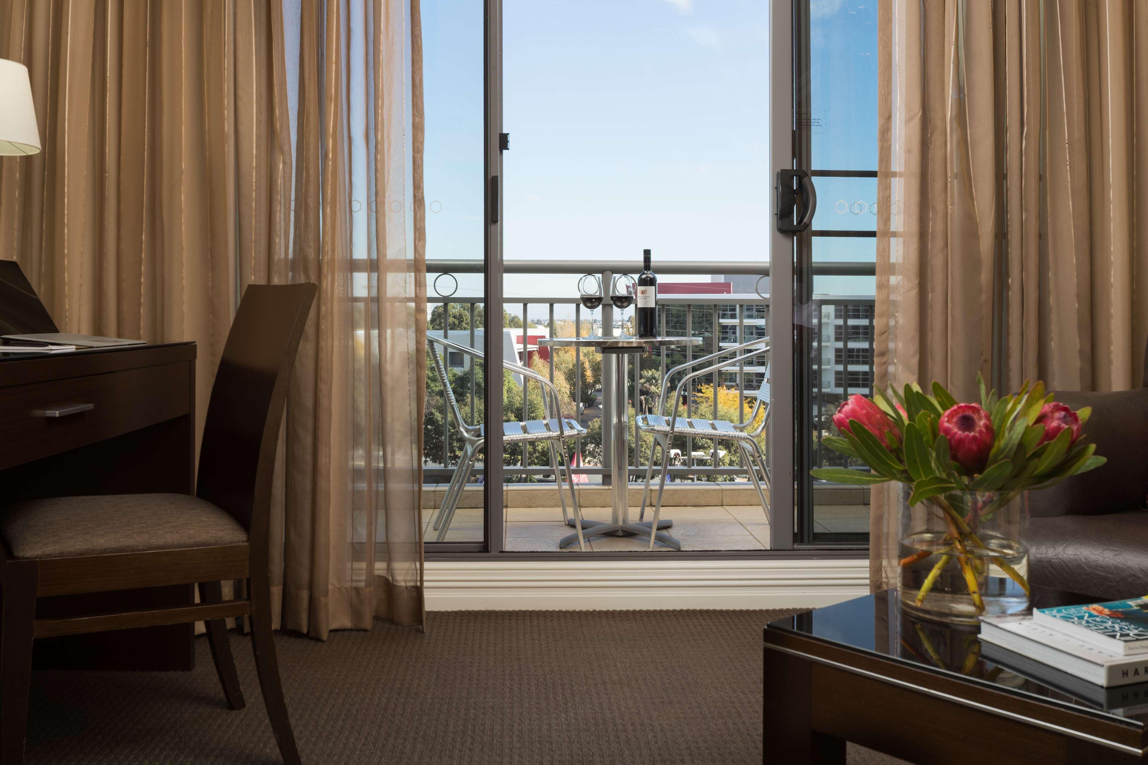 Visy Dior Hotel Baulkham Hills Exterior foto