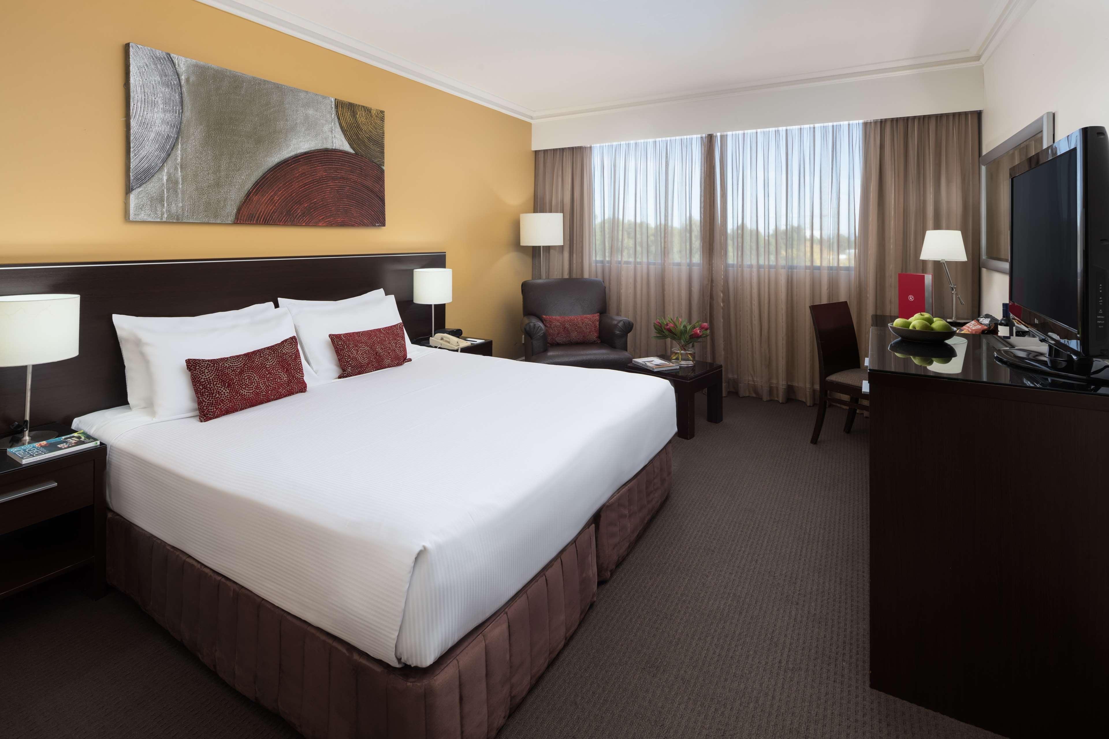 Visy Dior Hotel Baulkham Hills Exterior foto