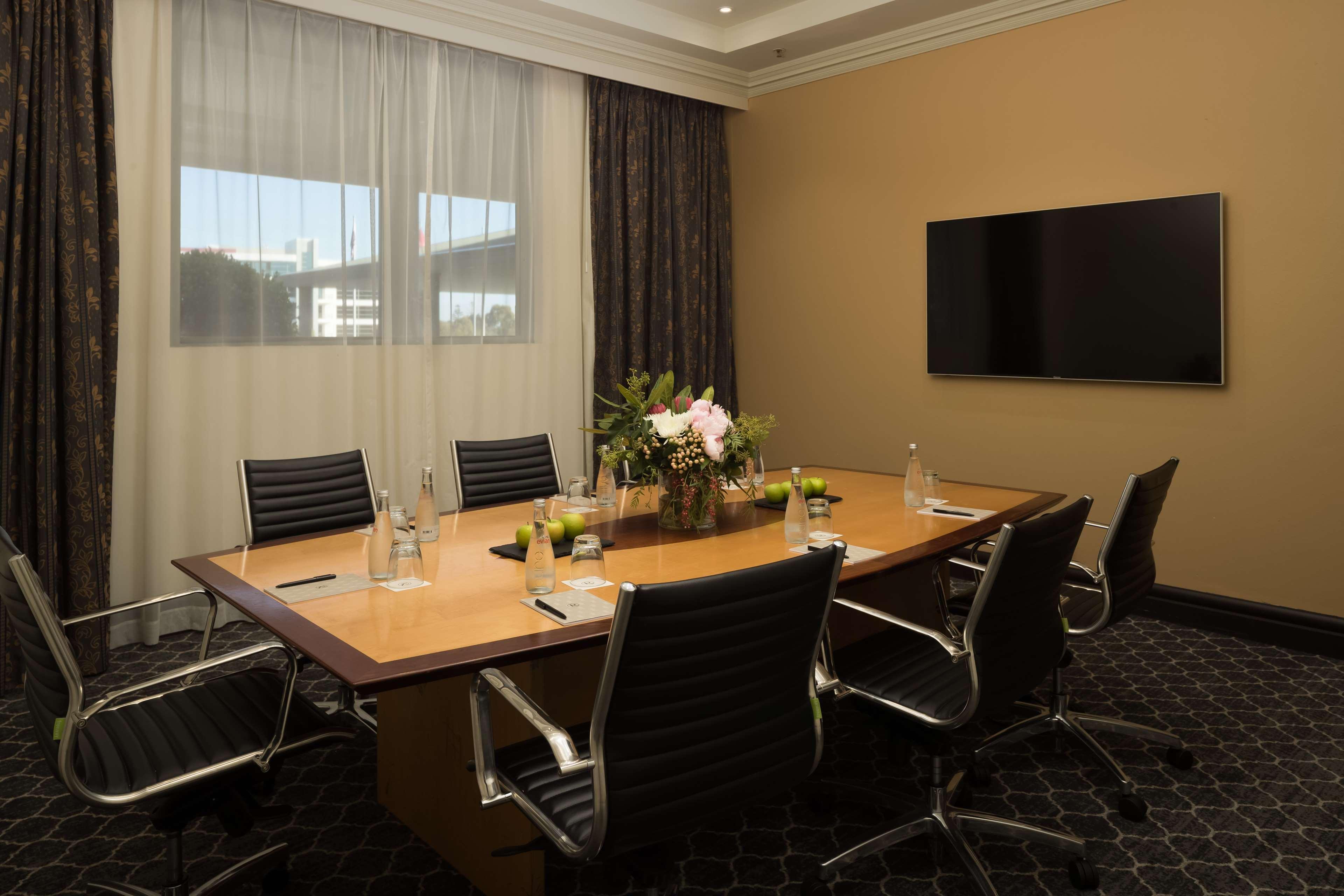 Visy Dior Hotel Baulkham Hills Exterior foto
