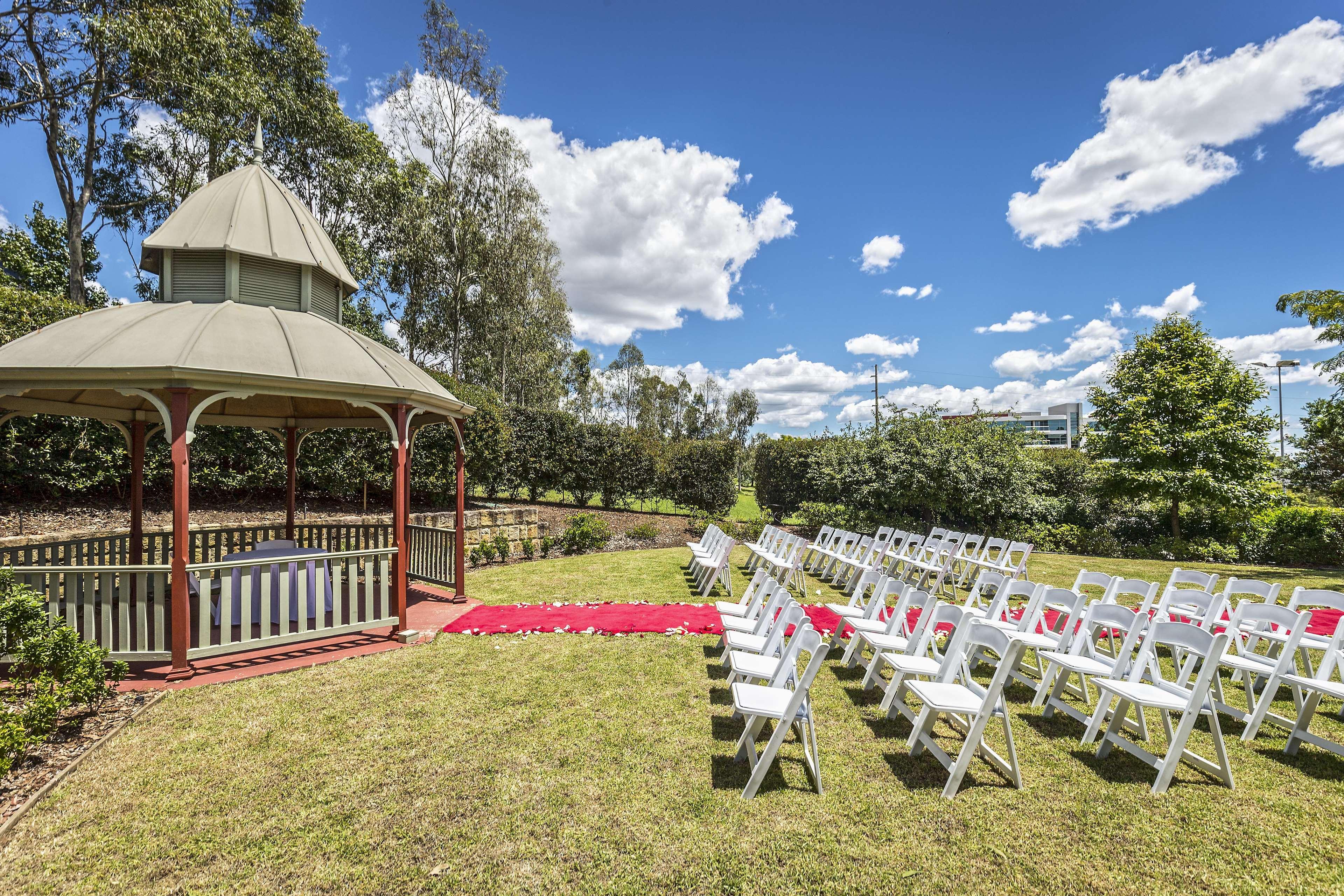 Visy Dior Hotel Baulkham Hills Exterior foto