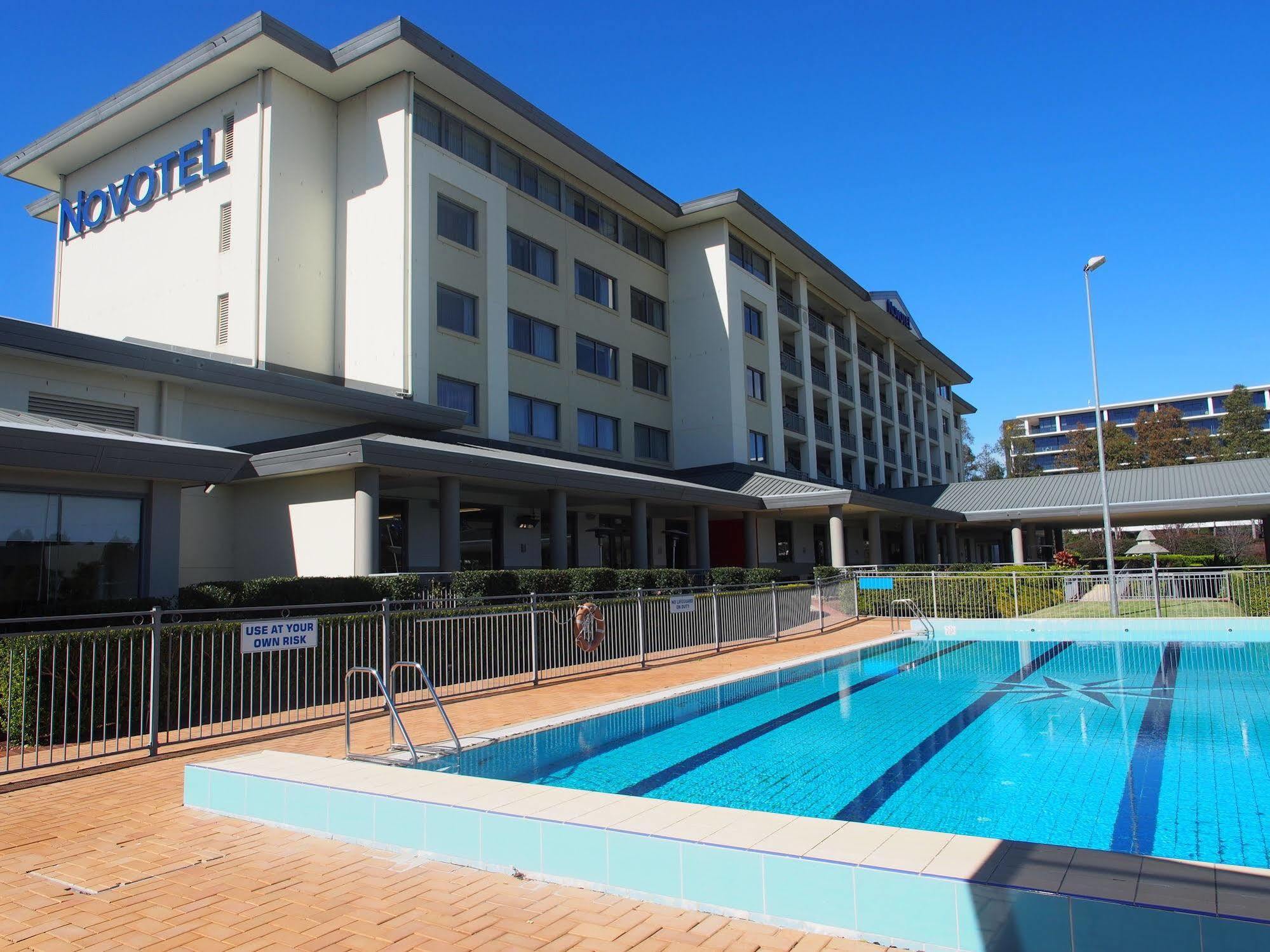 Visy Dior Hotel Baulkham Hills Exterior foto